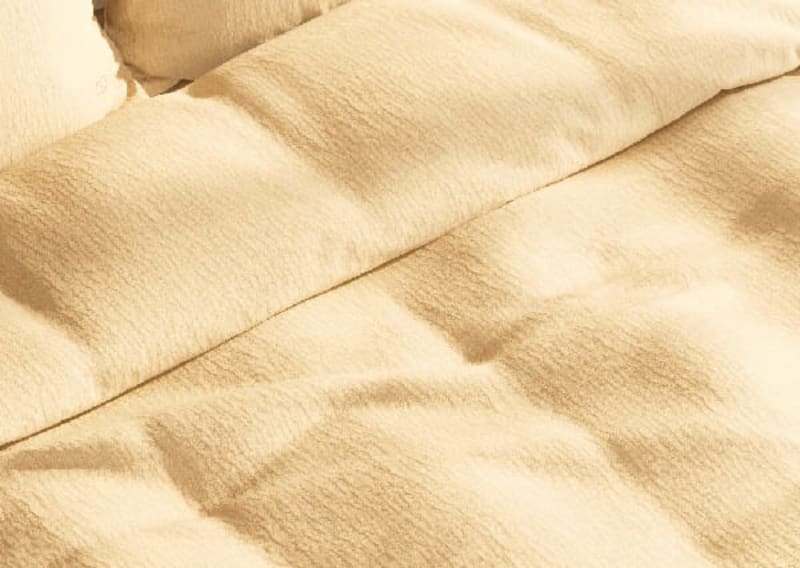 Couleurs joliment patinées, tissu d’aspect non brillant