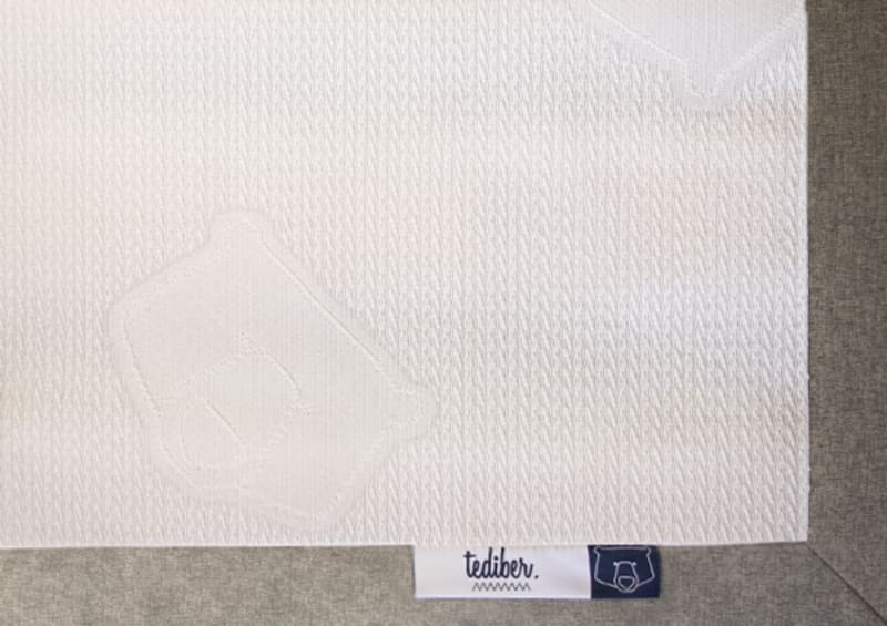 Surface antidérapante pour s'adapter à tous les matelas