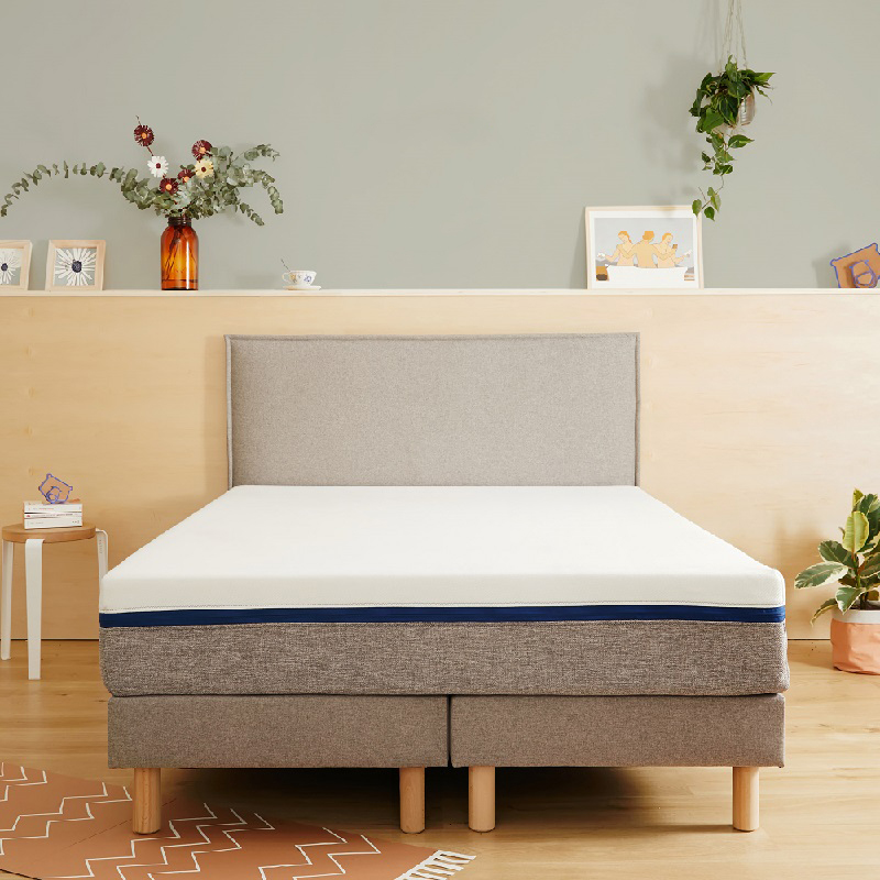 Découvrez l'incroyable lit Tediber 160x200cm  composé du sommier et de la tête de lit Tediber disponible dès maintenant en 3 coloris : gris, bleu et beige.. Designé en France et fabriqué en Belgique, l'incroyable lit Tediber allie confort et design. Convient à tous les matelas. 100 nuits d'essai, retour simple et gratuit. Paiement en 3x sans frais. Financement en 12x. Lit de haute qualité à prix accessible. Maintien parfait et aération optimale.