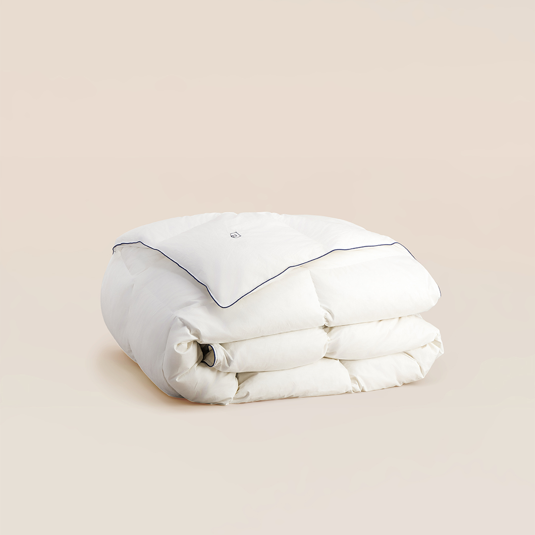 Couette 140x200 cm - 50% duvet et plumes 50% microfibres - Moelleuse - Toute saison - Fabriquée en France - Garantie 5 ans - Tediber