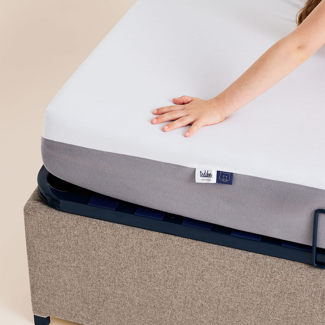 Protège matelas enfant 90x200 cm -Tissu hypoallergénique - Imperméable - Fait en France - Tediber