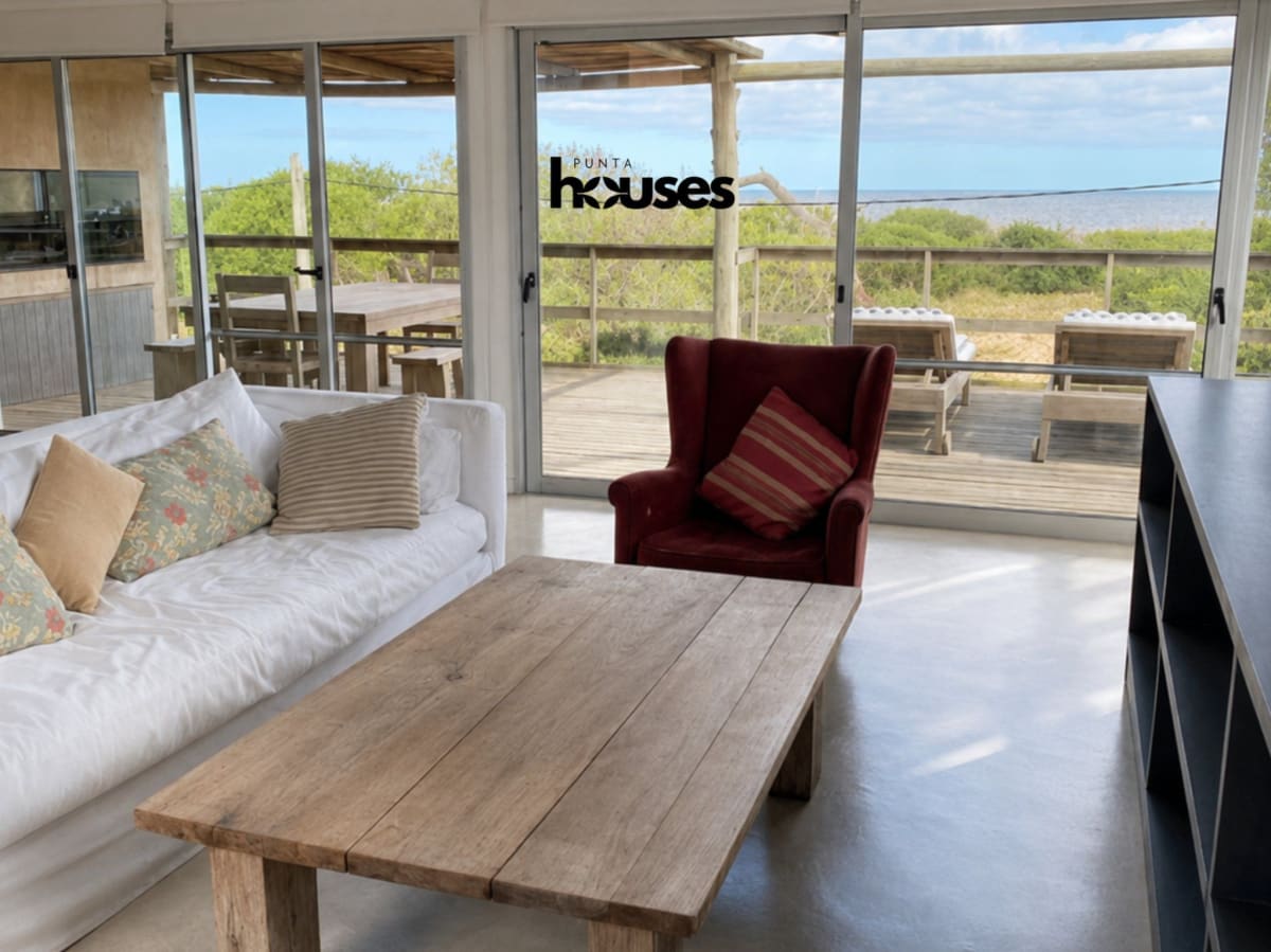 Beach Front House Ocean Park15.jpg