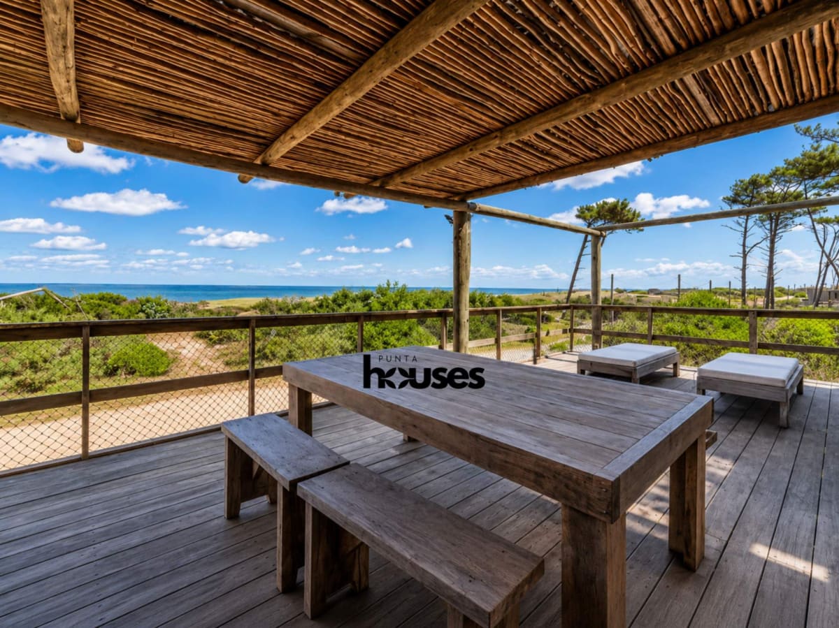 Beach Front House Ocean Park20.jpg