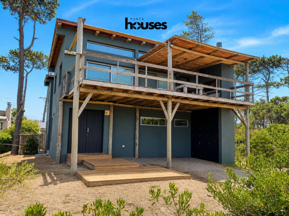 Beach Front House Ocean Park8.jpg