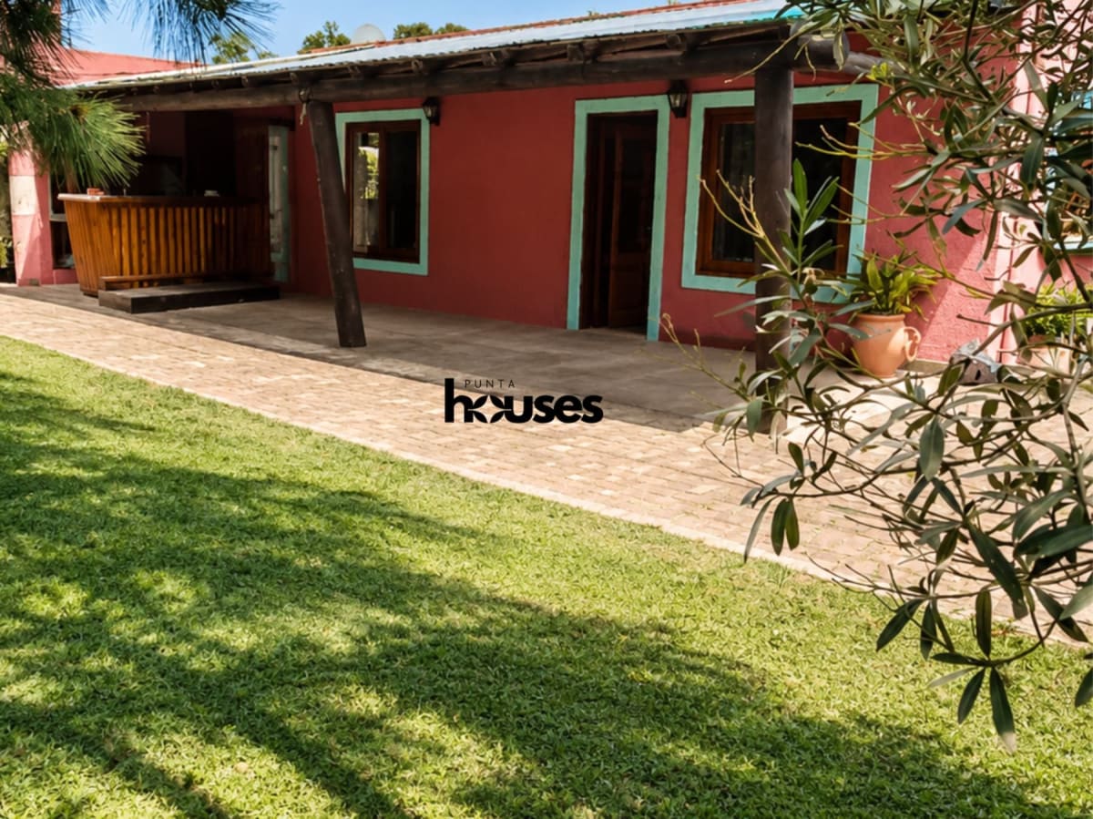 Casa Roja OP1.jpg