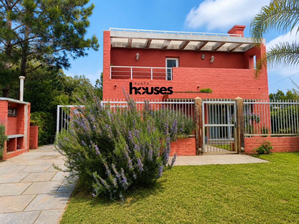 Casa Roja OP12.jpg
