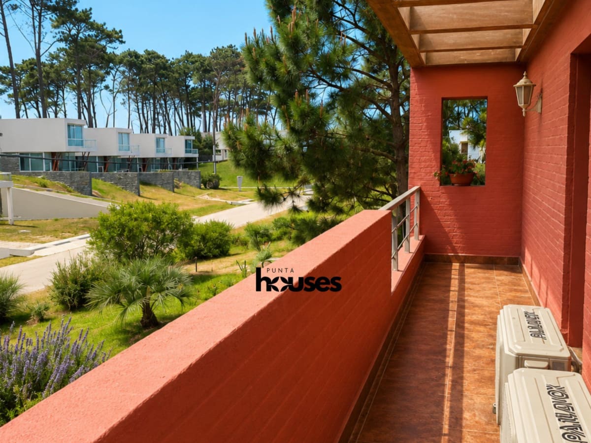 Casa Roja OP18.jpg