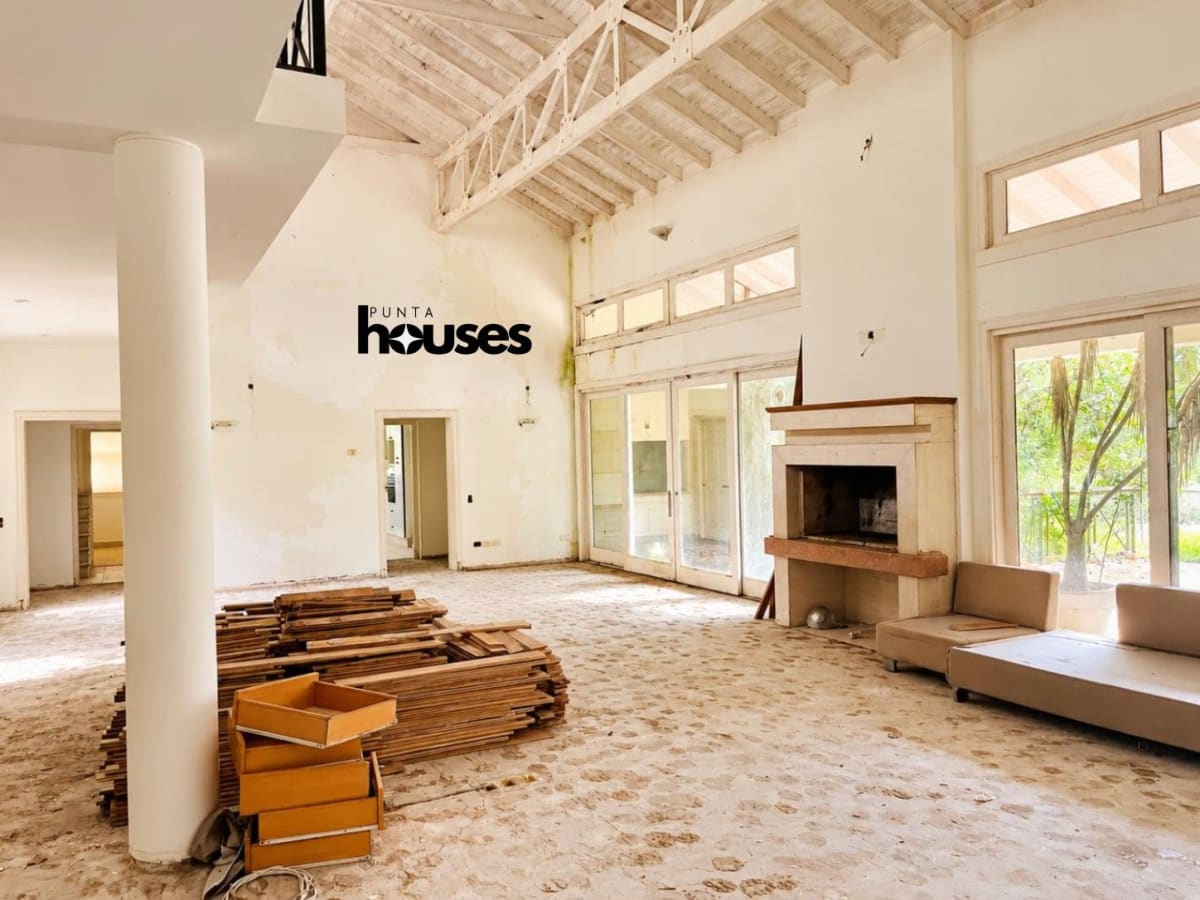 serenity-golf-double-height-living-room-restoration.jpg