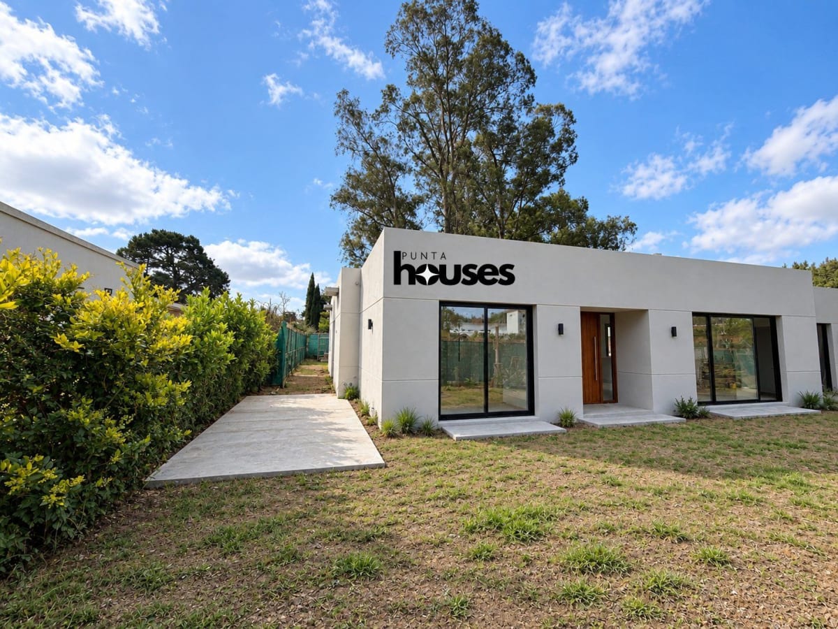02-new-house-cantegril-maldonado-private-driveway.jpg