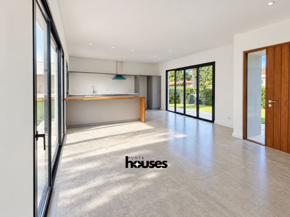 06-cantegril-maldonado-house-open-plan-living-natural-light.jpg