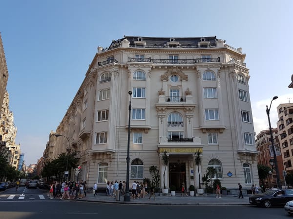 Hotel Carlton exterior