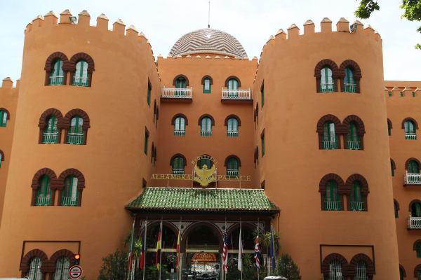 Hotel Alhambra Palace exterior