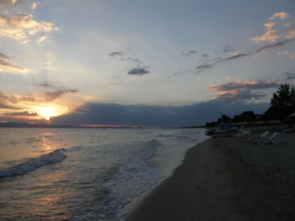 Danai Beach Resort & Villas exterior