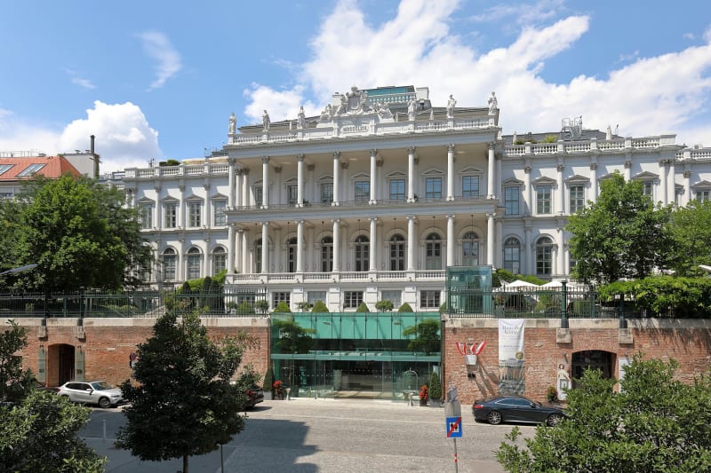 Palais Coburg — 1