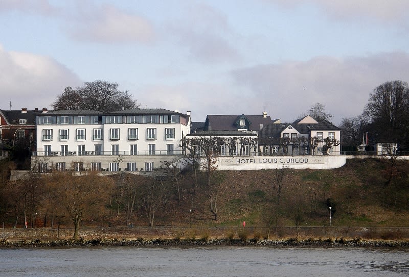Hotel Louis C. Jacob — 1