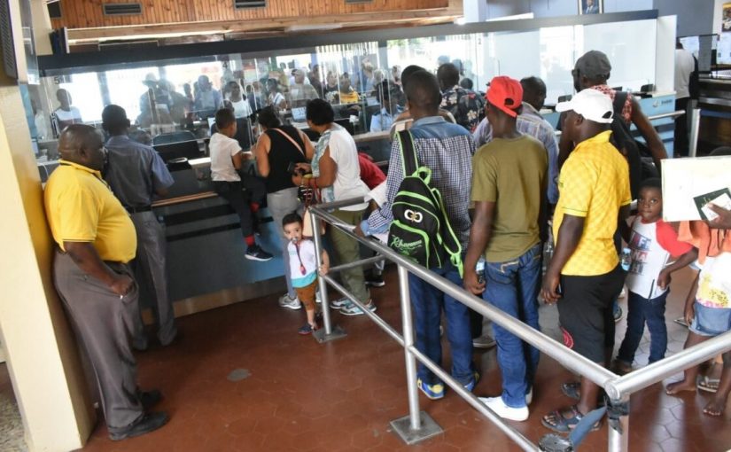 mocambique-mais-de-15-mil-atravessam-fronteiras-de-maputo-em-apenas-tres-dias