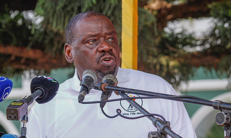 trabalhadores-mocambicanos-marcham-por-salarios-que-cubram-a-cesta-basica