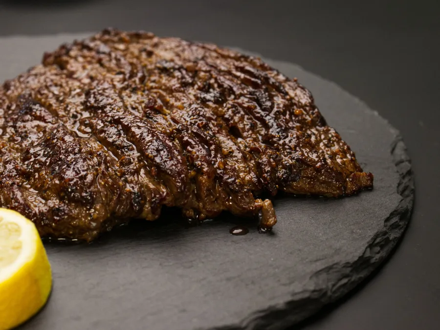 Bavette Steak with Garlic Yoghurt and Crispy Baby Potatoes Instruction 5