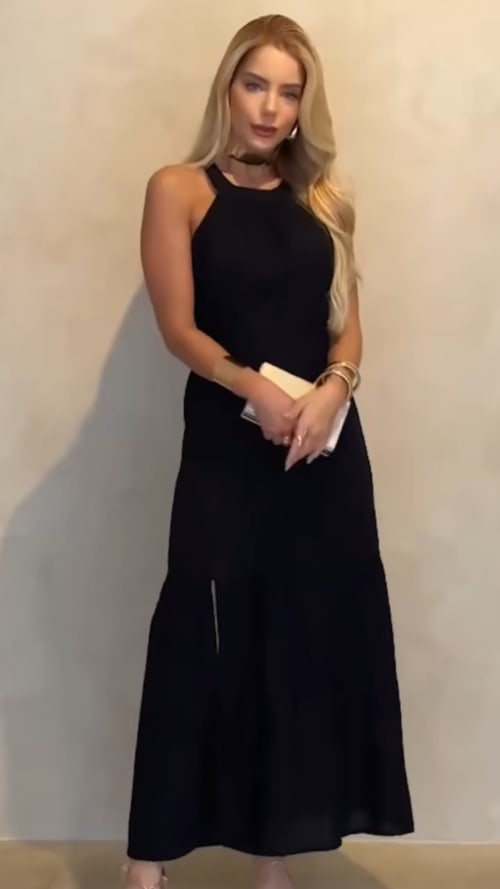 vestido gola alta com fenda Bybela