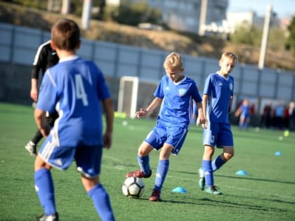 Недетские страсти в детском спорте: юным футболистам школы Слуцкого негде играть