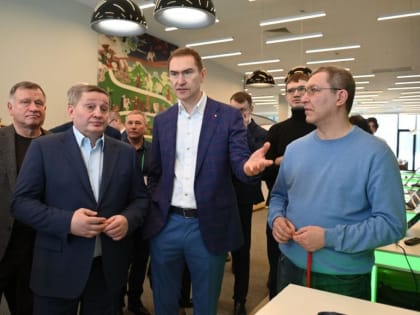 Бочаров провел рабочую встречу с руководством крупнейшего госбанка