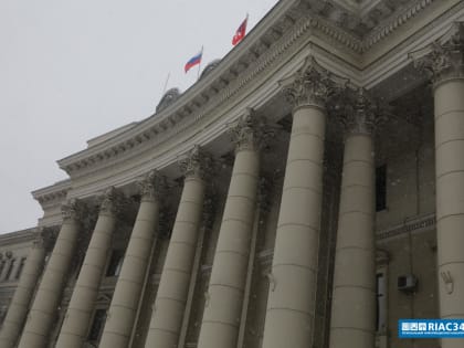 Губернатор Андрей Бочаров поздравил волгоградское духовенство с Рождеством Христовым