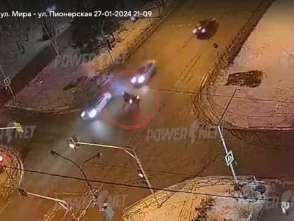 Слетевший с «Урала» при ДТП байкер попал на видео в Волжском