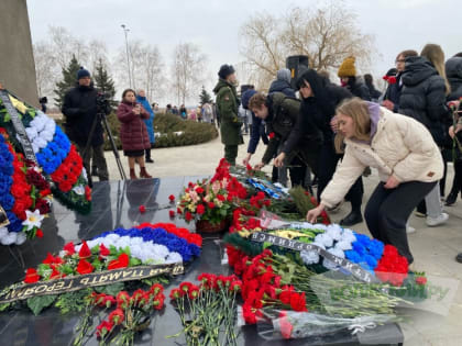 В Волжском почтили память защитников Сталинграда