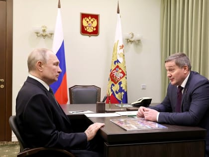 В Волгограде Владимир Путин провел с Андреем Бочаровым рабочую встречу