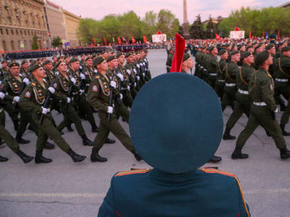 В Волгограде на 9 мая анонсировали парад, авиагонки и салют