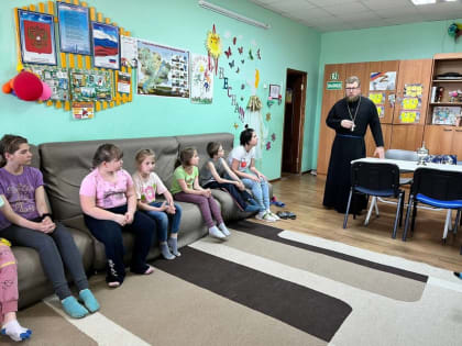 В Калачевском СРЦ прошла встреча со священником