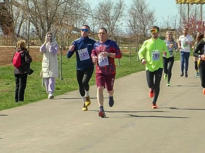 В Волжском прошел забег «За безопасность на дорогах»