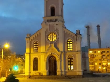 В Волгограде бомж с ножом напал на прихожан католического храма во время службы