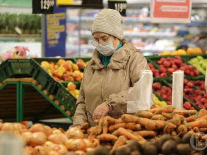 За неделю в Волгограде подешевели огурцы и капуста, но подорожали лук и помидоры