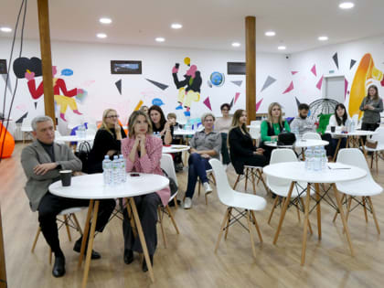 В ПРОБНОМ БИЗНЕС-СТЕНДАПЕ В КАЧЕСТВЕ СПЕЦИАЛЬНОГО ГОСТЯ УЧАСТИЕ ПРИНЯЛ ПРЕДСЕДАТЕЛЬ ГОРДУМЫ СЕРГЕЙ АКСЕНОВ