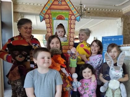 Серебряные волонтёры в гостях у детей-беженцев из ДНР и ЛНР