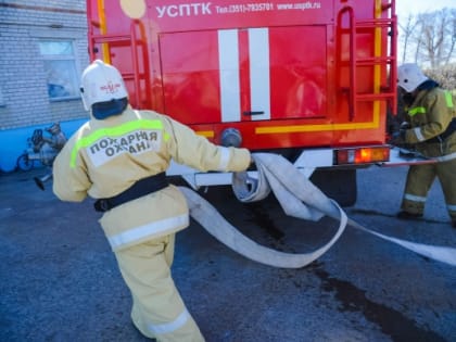В Волгограде из-за неосторожности загорелся подъезд в девятиэтажке