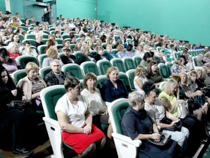 В ВОЛЖСКОМ СОСТОЯЛСЯ ТОРЖЕСТВЕННЫЙ ПРИЁМ ПЕДАГОГОВ В ЧЕСТЬ МЕЖДУНАРОДНОГО ДНЯ УЧИТЕЛЯ