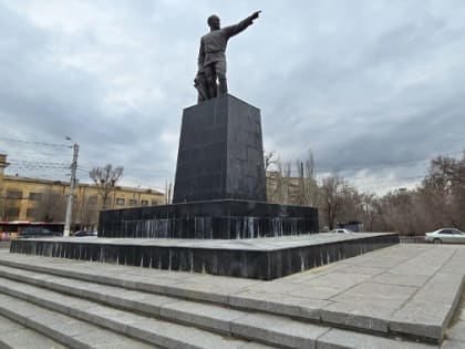 На севере Волгограда после ремонта и благоустройства «заплакал» Дзержинский