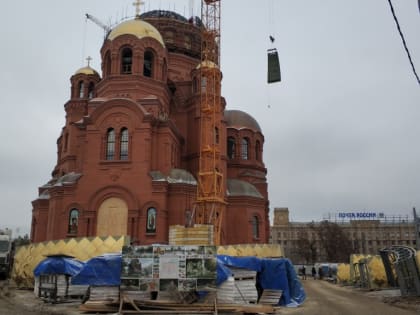 Начался монтаж главного купола Александро-Невского собора