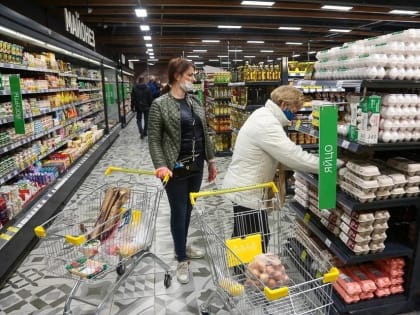 В Волгограде подорожали консервы для детей, но подешевели макароны и бананы