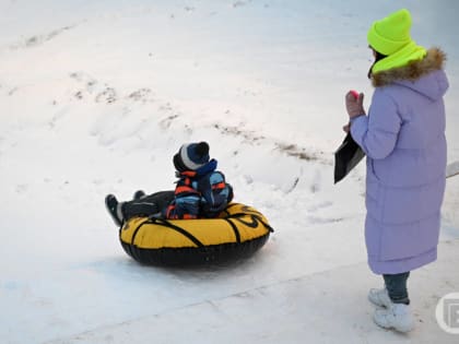 Волгоградцев попросили внимательнее следить за детьми на тюбингах