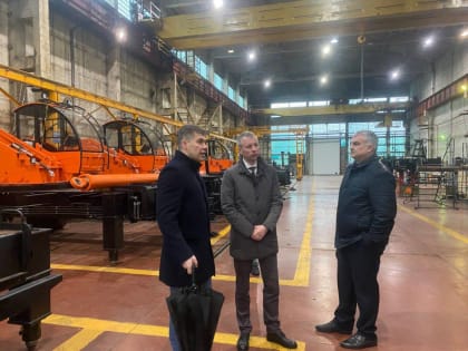 Алексей Волоцков окажет содействие в решении вопроса с поставками комплектующих на Камышинский крановый завод