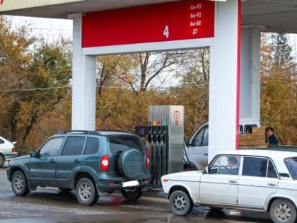 В Волгоградской области с начала 2023 года выросла цены на топливо