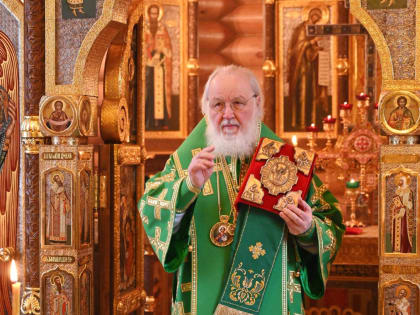 В Неделю 31-ю по Пятидесятнице Святейший Патриарх Кирилл совершил Божественную литургию в Александро-Невском скиту