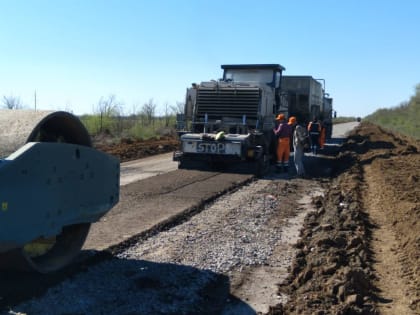 В Волгоградской области приводят в порядок автодороги в муниципальных районах