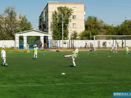 На второй этап реконструкции стадиона «Пищевик» в Волгограде выделят 57,5 млн рублей