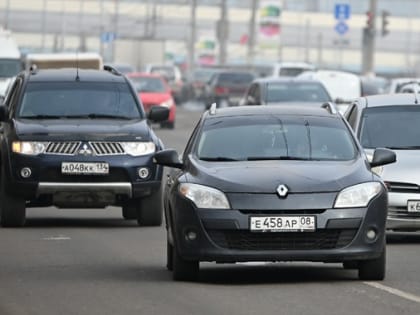 Российский рынок новых автомобилей достигнет 1,3 млн штук по итогам года