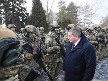 С Мамаева кургана проводили на фронт добровольческий отряд «Сталинград»