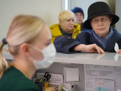 Россияне получат доиндексированные с учетом инфляции пенсии в феврале: кого коснется повышение